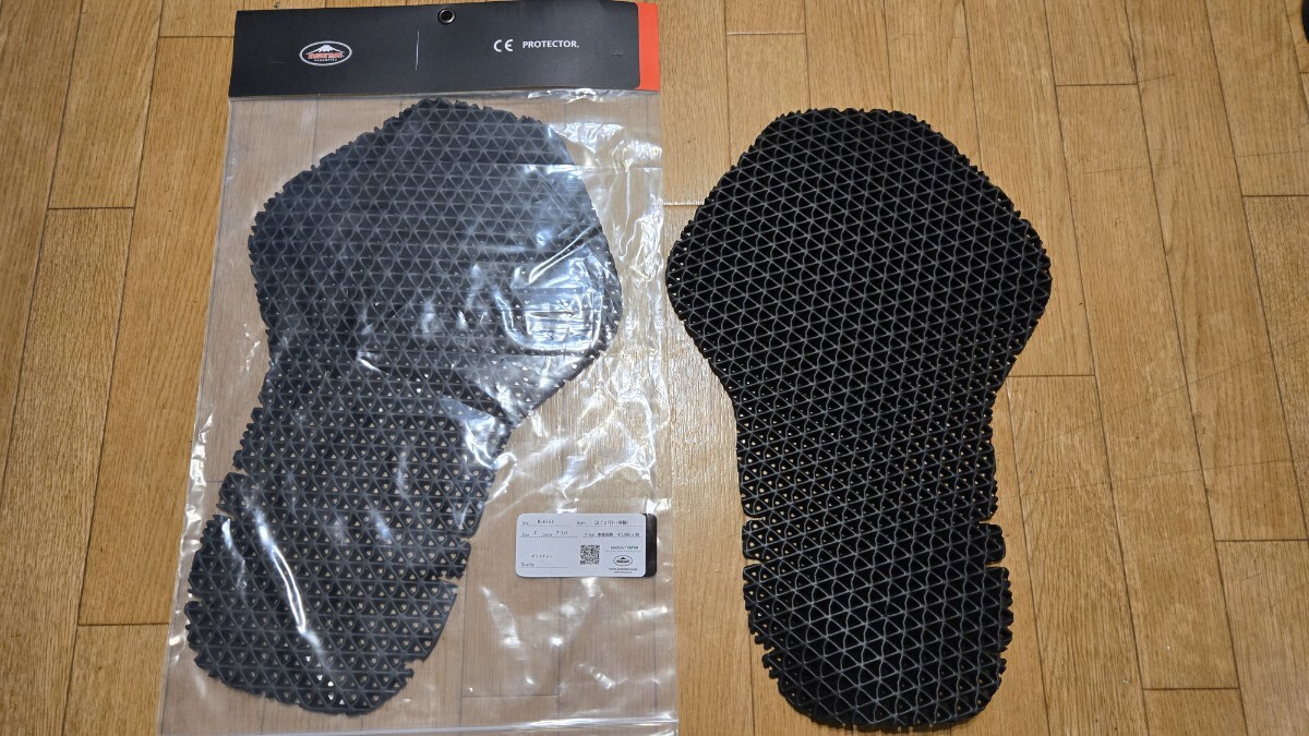 【背面】クシタニ 背面プロテクター 二個セット バックプロテクター K4361 ソフトベンチレーションパッド 脊椎 プロテクター 拍卖