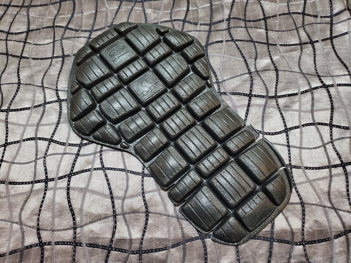 【CE】クシタニ 背面パッド バイク ライディング ライダース 軽量ウレタンパッド 厚め拍卖