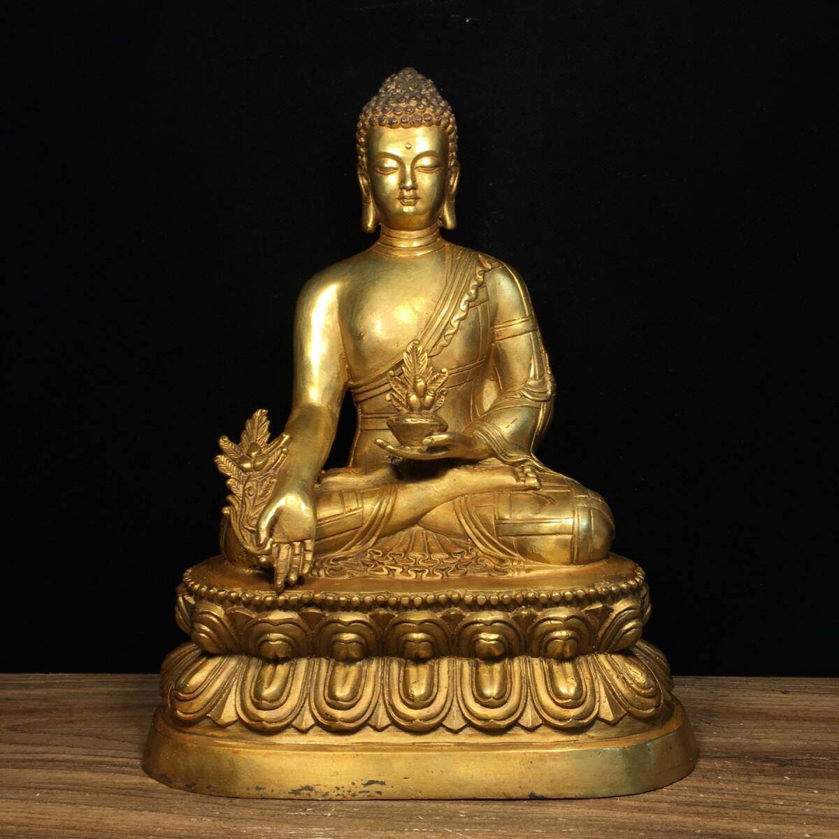 藏傳 仏教 古銅彫 塗金 釋迦牟尼 薬師仏像 仏像 宗教 造像 供奉置物 擺件 稀少珍品 時代物 古董品 骨董 旧家蔵出し 唐物 中国古玩 古美術品拍卖