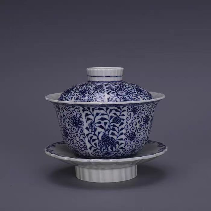 清時代 康熙年製款 古陶磁器 青花 手絵 葵口 茶盞 盖碗 茶杯 茶道具 茶具 擺件 時代物 古董品 骨董 旧家蔵出し 唐物 中国古玩 古美術品拍卖