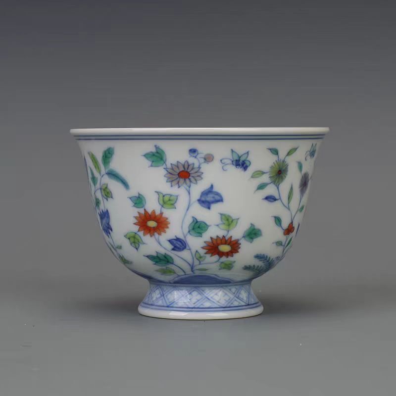 明時代 成化年製款 古陶磁器 青花 斗彩 花鳥紋 主人杯 茶杯 杯 茶具 茶道具 文案置物 時代物 骨董品 旧家蔵出し 唐物 中国古美術拍卖