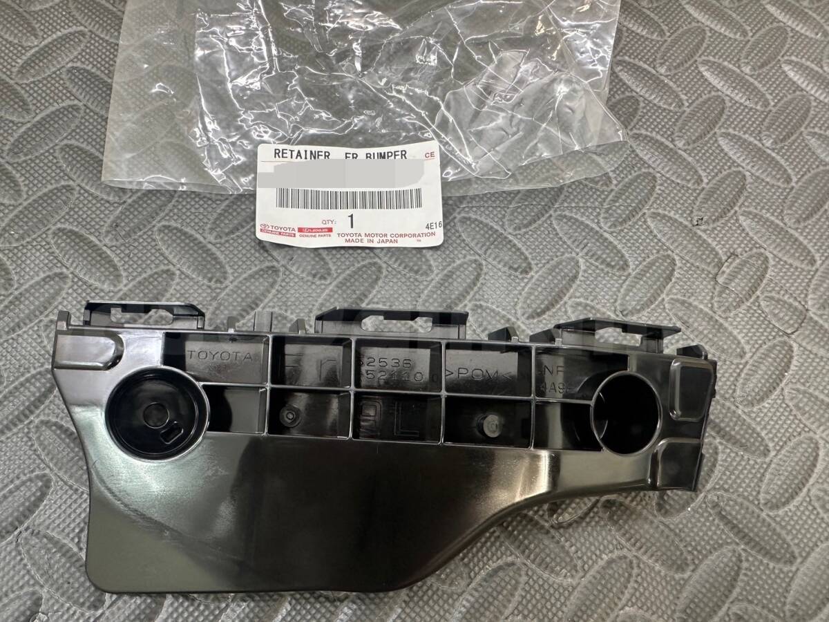■新品■トヨタ純正品 アクアNHP10 フロントバンパーサポート左 助手席 リテーナー固定ブラケット サイド ステー拍卖