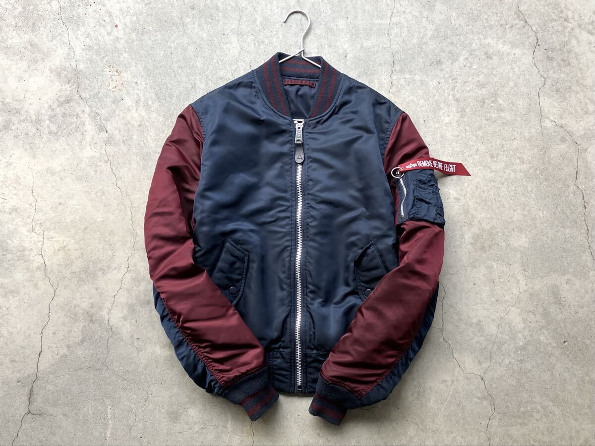 ALPHA INDUSTRIES リバーシブル仕様 MA-1フライトジャケット M アルファ メンズ ブルゾン ナイロン 中綿 ツートーン 紺 ネイビー拍卖