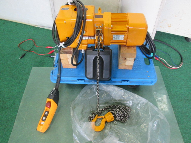 '22 キトー 電気チェーンブロック ER2-B 250kg 3相200V 法人限定(0609BI)8BC-13拍卖