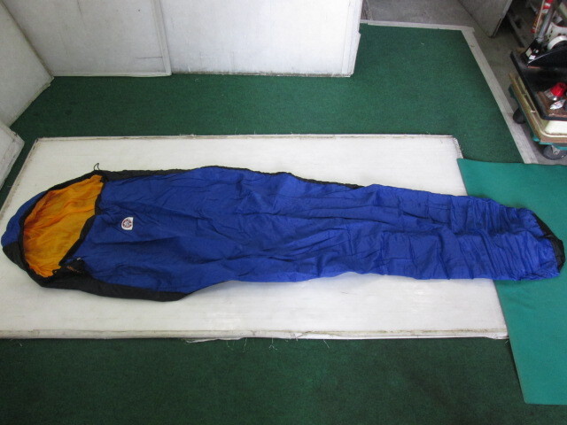 ●未使用 シュラフ 寝袋 ウォークアバウト スーパーライトフライ600/Superlite Fry600 化繊綿製(0427CI-10)8BM-13S拍卖