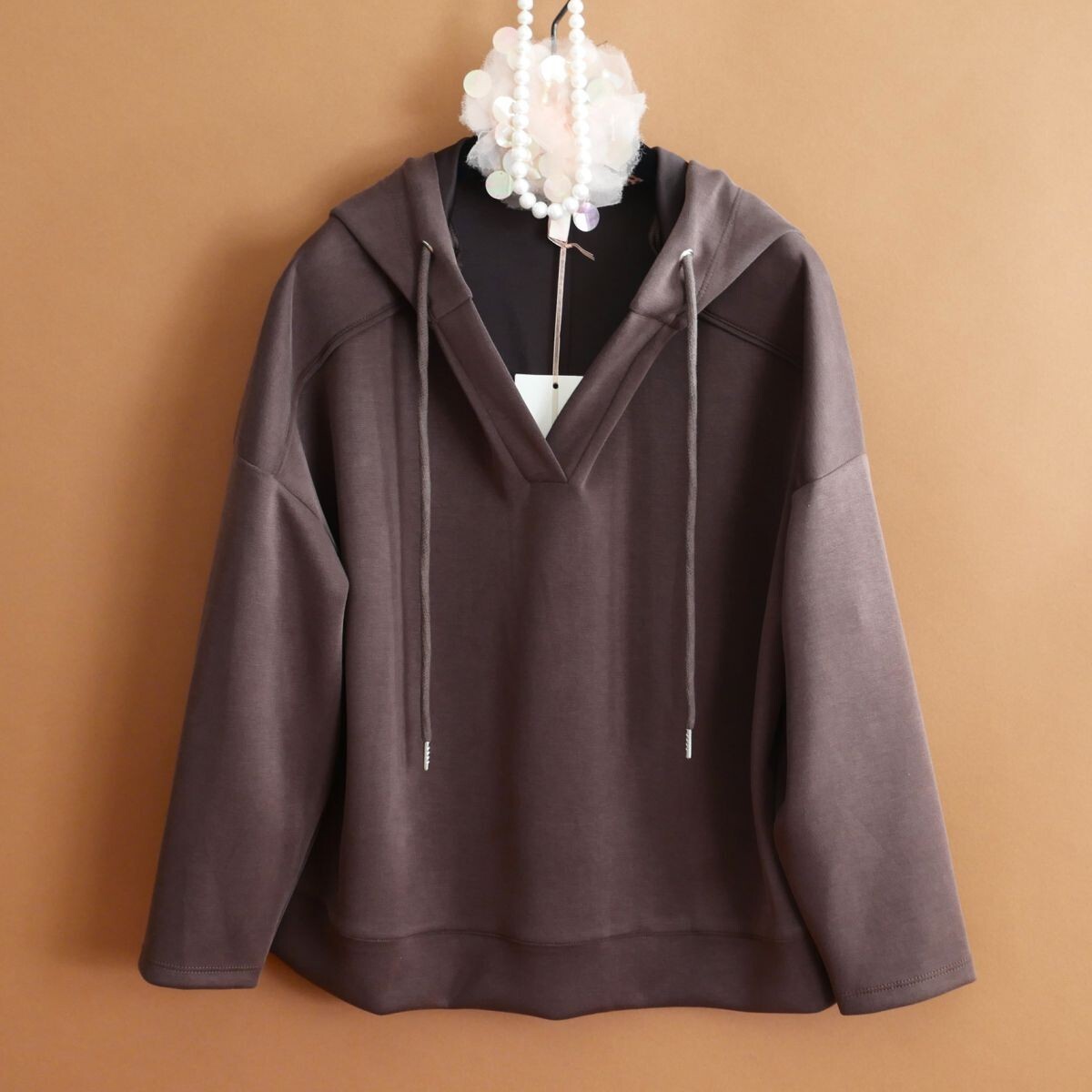 終了日午後6時迄ご入札●dt057/ミラノの新ブランド《ミアイア》/洗練された佇まい/美しいマットな風合い/イタリア製パーカー拍卖