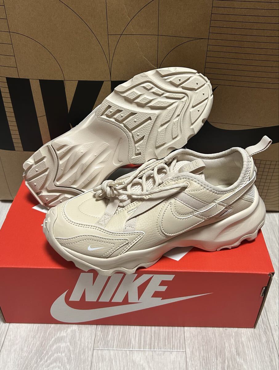 NIKE ナイキ TC7900 ウィメンズ スニーカー ベージュ 24.5cm拍卖
