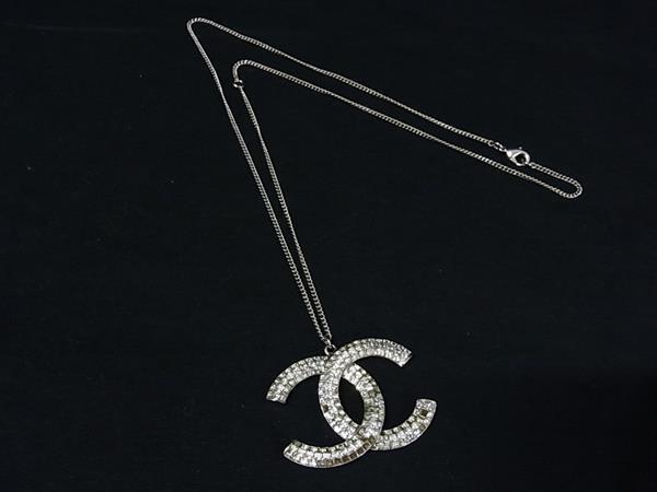 1円 CHANEL シャネル ココマーク B17 V ラインストーン ネックレス ペンダント アクセサリー レディース シルバー系 FV3693拍卖