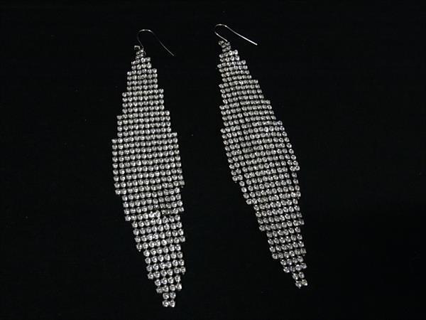 1円 ■美品■ YVESSAINTLAURENT イヴサンローラン ラインストーン ロングピアス アクセサリー レディース シルバー系 FU4279拍卖