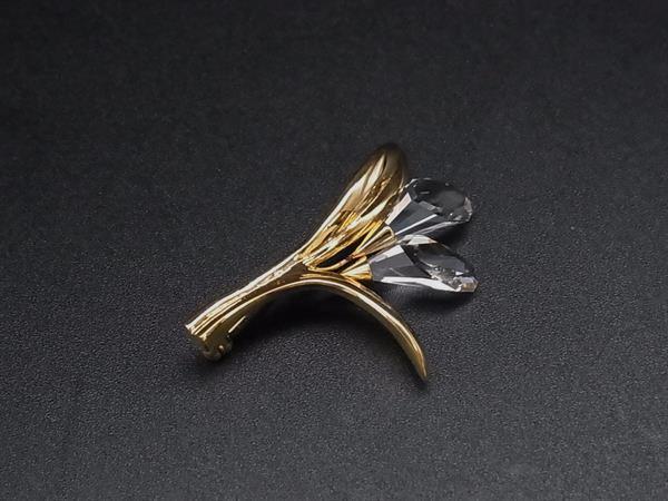 ■美品■ SWAROVSKI スワロフスキー フラワーモチーフ ピンバッジ ピンブローチ アクセサリー レディース ゴールド系×クリア DK3690拍卖