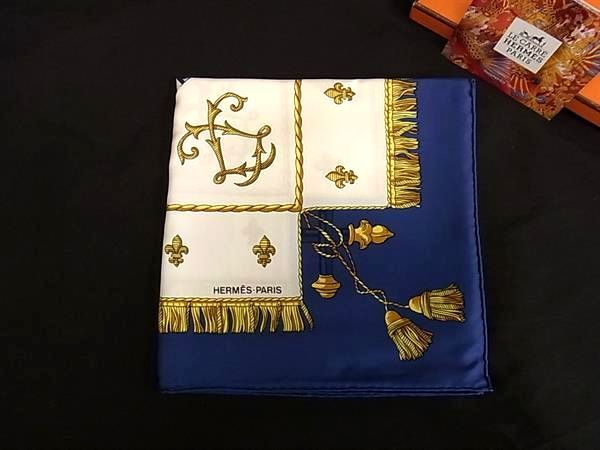 1円 ■美品■ HERMES エルメス VUE DU CARROSSE DE LA GALERE LA REALE【クイーンの戴冠式】 カレ90 シルク スカーフ ブルー系 FU5214拍卖