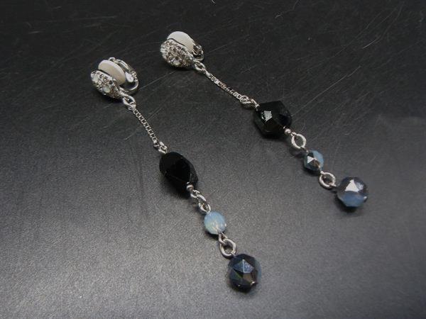 ■極美品■ SWAROVSKI スワロフスキー ラインストーン クリップ式 イヤリング アクセサリー シルバー系×ブラック系 DI9675拍卖