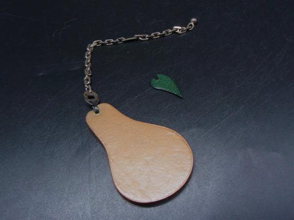 HERMES エルメス フルーツポルトクレ レザー 洋梨 キーホルダー バッグチャーム レディース メンズ ブラウン系 DI6384拍卖