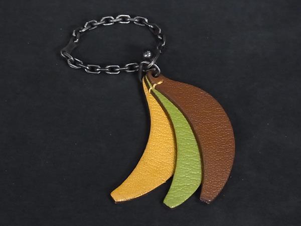 1円 HERMES エルメス フルーツポルトクレ レザー シルバー金具 バナナ チャーム キーホルダー マルチカラー FV2949拍卖