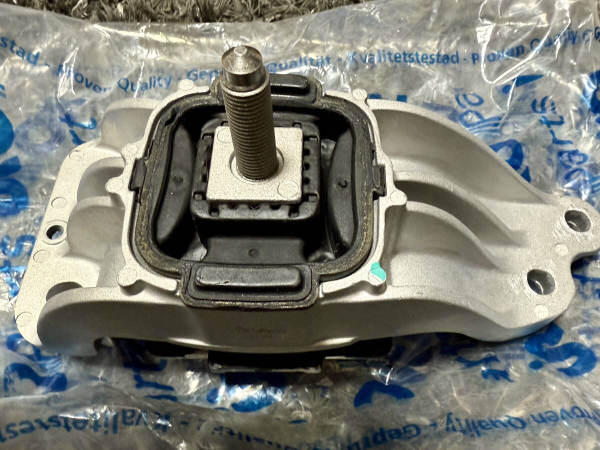 (1000円スタート)MINI 純正OEM トランスミッションマウント新品 22316784357(R55/R56/R57/R58/R59/R60/R61)等 拍卖