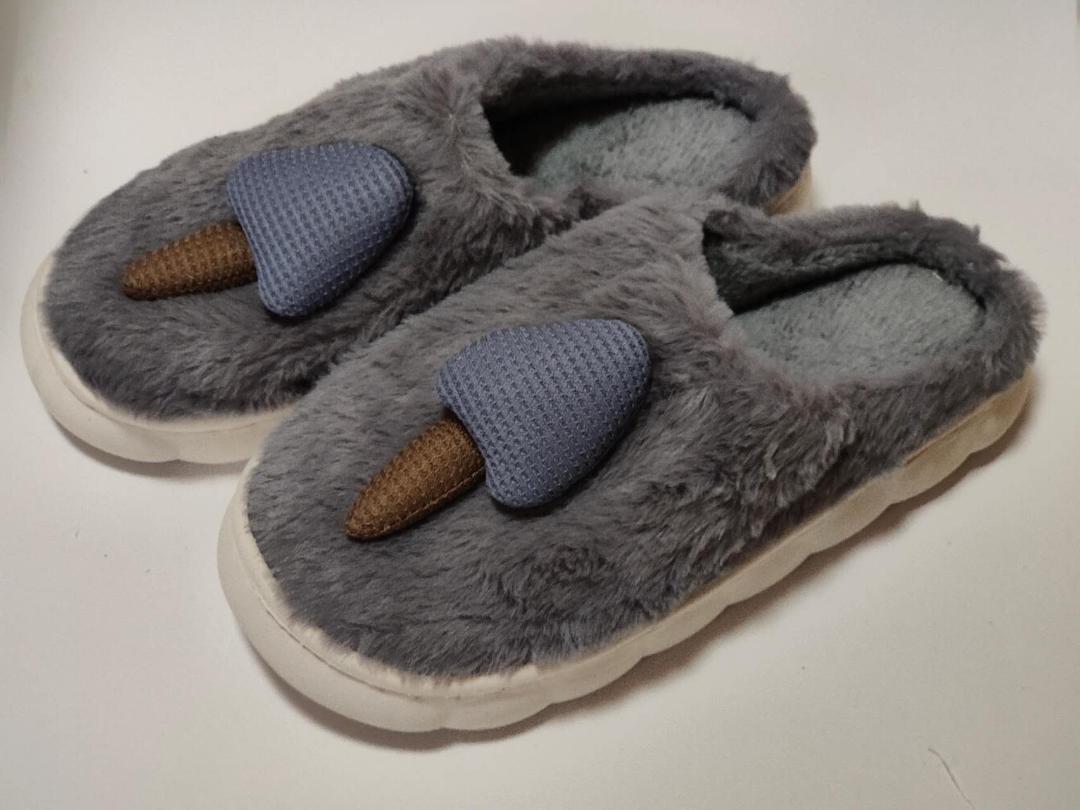 きのこモチーフのグレーのスリッパ ルームシューズ拍卖