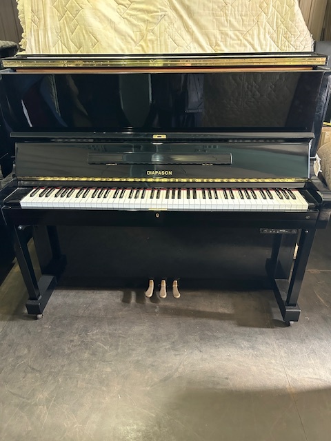 超価格 ディアパソンピアノ、D126CE、人気のスタンダードタイプ、お買い得1台限り!拍卖