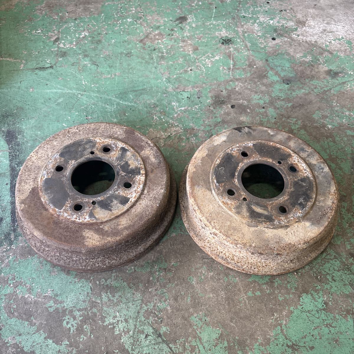 ハコスカ リアブレーキローター 日産 スカイライン ジャンク 中古 リペア用 左右セット 4ドア 後期拍卖