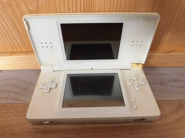 未検品 通電のみ確認済 初期化済 NINTENDO DS Lite USG-001 本体のみ 任天堂 色褪せ汚れ傷あり 激安1円スタート 拍卖