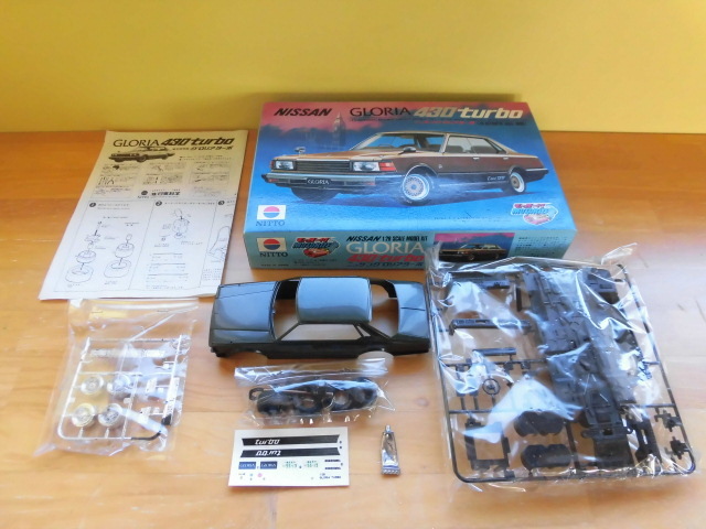 未検品 NISSAN GLORIA 430 turbo モーター付 プラモデル 車 日産 外箱汚れあり 激安1円スタート拍卖