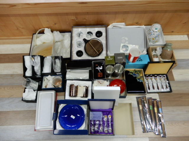 【商品詳細必読】2 雑器 グラス 酒器 お猪口 カトラリー 漆器 カップ お箸 など おまとめ 激安1円スタート拍卖