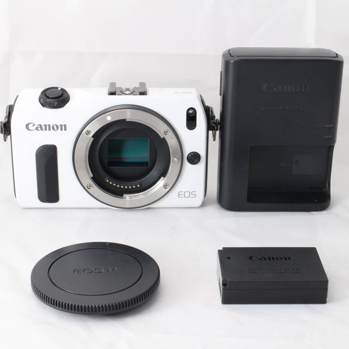 ☆美品☆ Canon ミラーレス一眼カメラ EOS M ボディ ホワイト キヤノン #4339拍卖