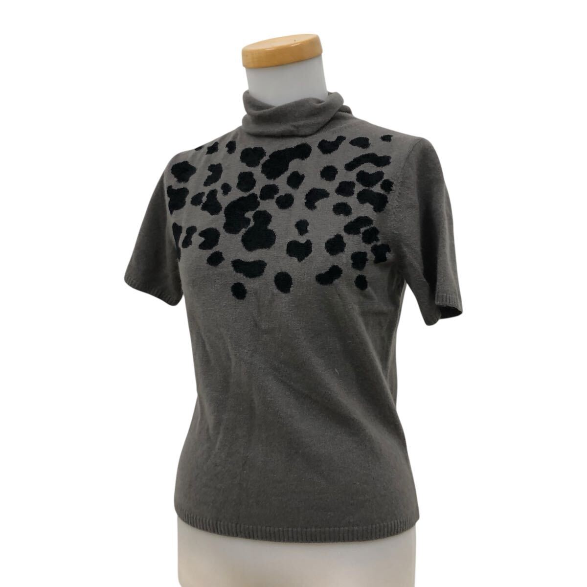 10NK010-81 KRIZIA クリッツィア カシミヤ 半袖 ニット セーター ハイネック アニマル柄 動物柄 総柄 グレー レディース 女性用 40拍卖