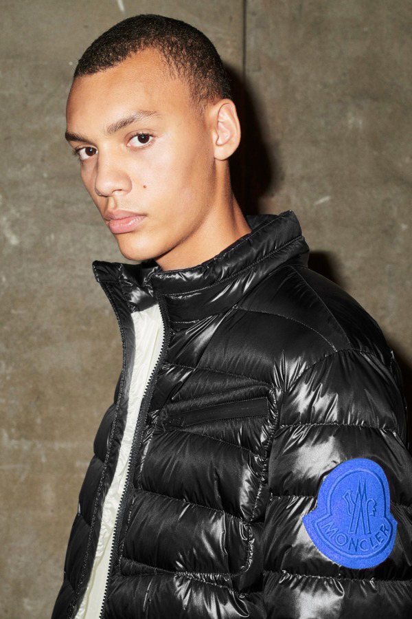 26,7万【MONCLER モンクレール 新品*国内正規品】秋冬春,3シーズン対応◇機能性と存在感を兼ね備えた,特別仕様の限定ライトダウンブルゾン1拍卖