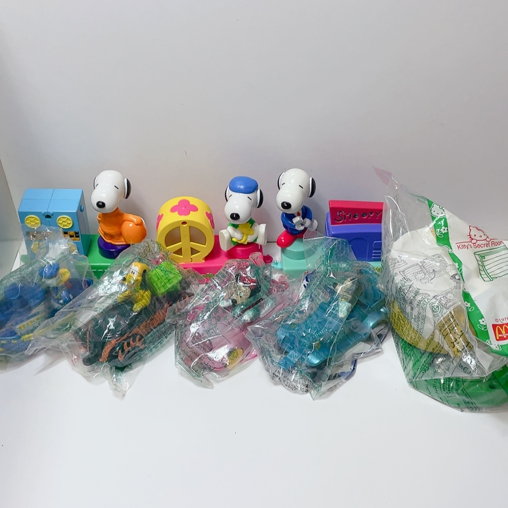 即決 送料無料 保管品 レトロ★当時物 マクドナルド ハッピーセット サンリオ ディズニー キティちゃん スヌーピー など 8点セット拍卖