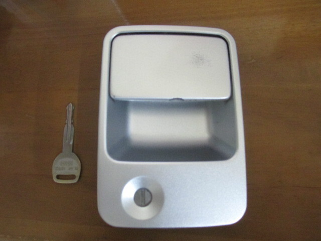 #1669 HA6 右アウターハンドル(シルバー塗装)メッキ調★拍卖