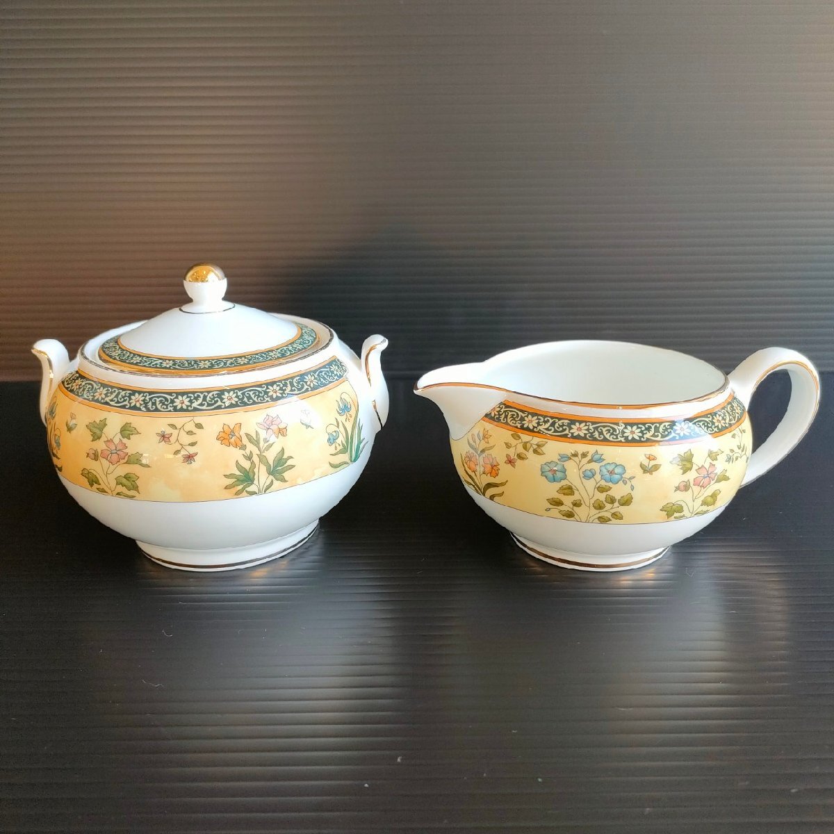 WEDGWOOD ウェッジウッド INDIA インディア クリーマー&シュガーポット イエロー 花柄 金彩 陶器 (クリーマー未使用品) digjunkmarket拍卖