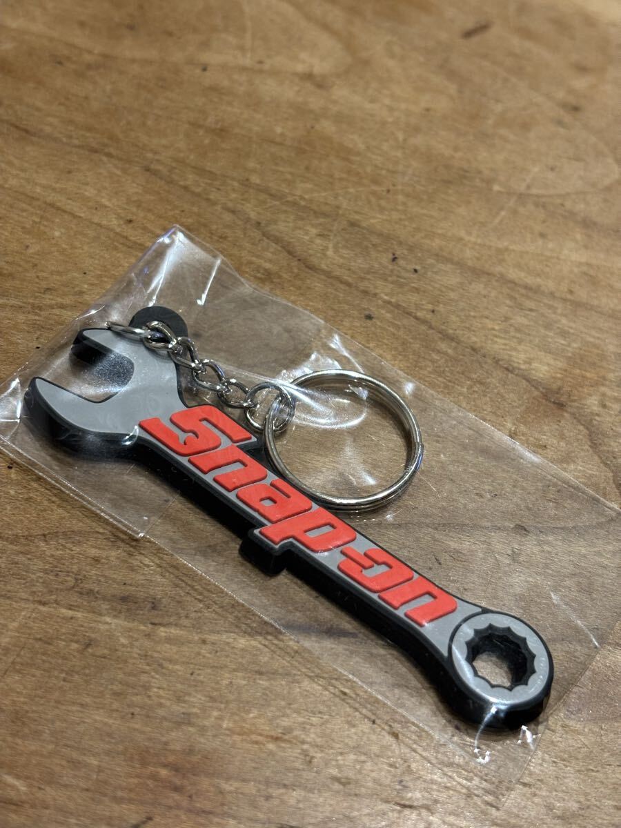 スナップオン snap-on スパナ型 ラバーキーホルダー キーホルダー拍卖