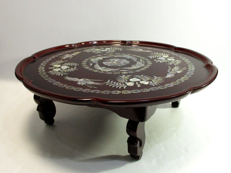G436 韓国伝統工芸 螺鈿細工 花弁形 雲鶴 桃図 木製 折りたたみ式 膳 /漆塗 座敷机 飾台 テーブル 卓袱台 座卓 朝鮮美術拍卖