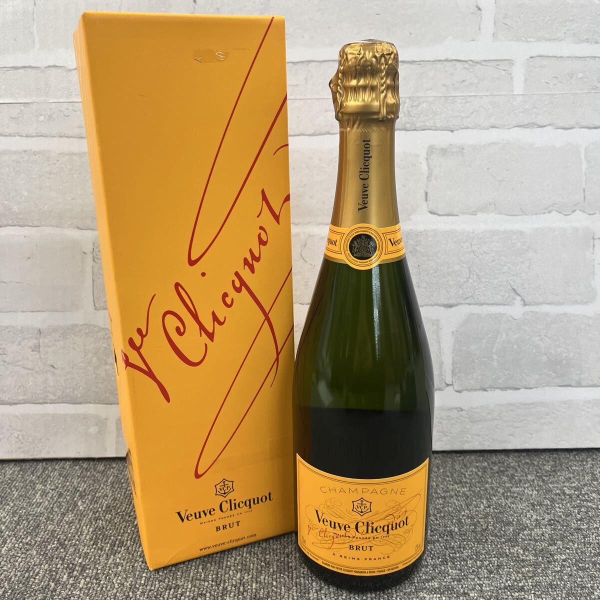 ☆未開栓☆ Veuve Clicquot BRUT ヴーヴ クリコ イエローラベル ブリュット シャンパン 12% 750ml 箱付き TK3091③拍卖