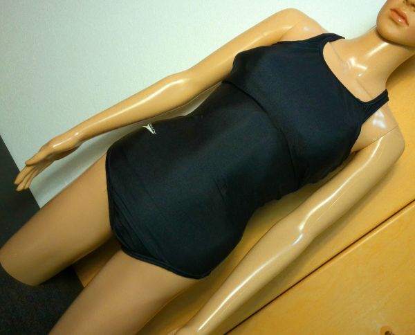 中古品☆SPEEDOスピード♪海外製デザイン水着36サイズ 水着&レオタード3着まで同梱可 出品商品10点落札送料無料拍卖