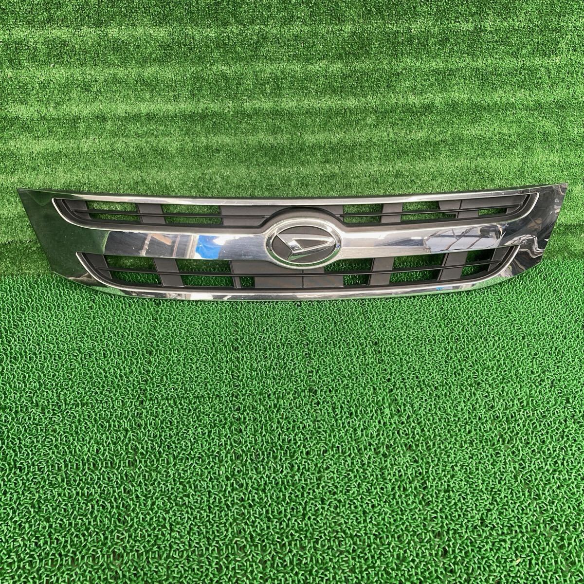 ムーヴ (Daihatsu / ダイハツ) L175S 純正 フロントグリル L185S(FL175S-FR708-T16-09)拍卖