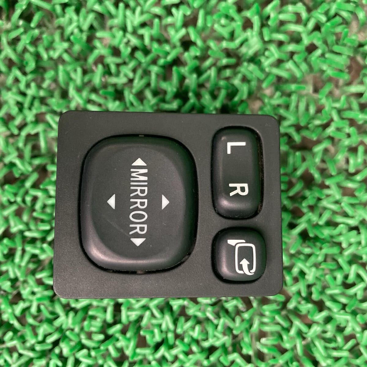 スペード G (トヨタ) NCP141 純正 ドアミラースイッチコントローラー NSP140 NSP141 NSP145 NCP140 NCP145(FNCP141-R706-4U3-11)拍卖