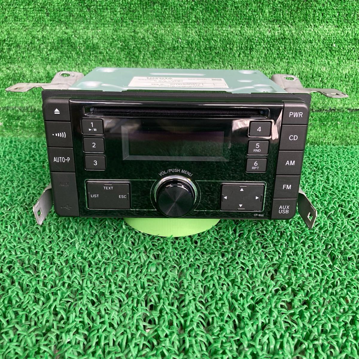 シエンタ (Toyota / トヨタ) NCP81G 純正 カーオーディオ CDプレーヤー パイオニア 08600-00P10 DEH-8068zt NCP85(FNCP81G-FR707-1E7-05)拍卖