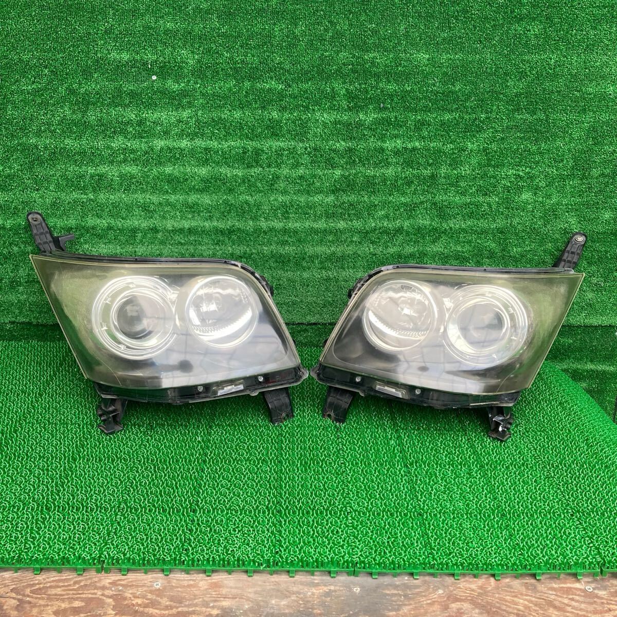 ムーヴ (Daihatsu / ダイハツ) L175S 純正 ヘッドライト ヘッドランプ左右セット L185S(FL175S-FR707-W24-01)拍卖