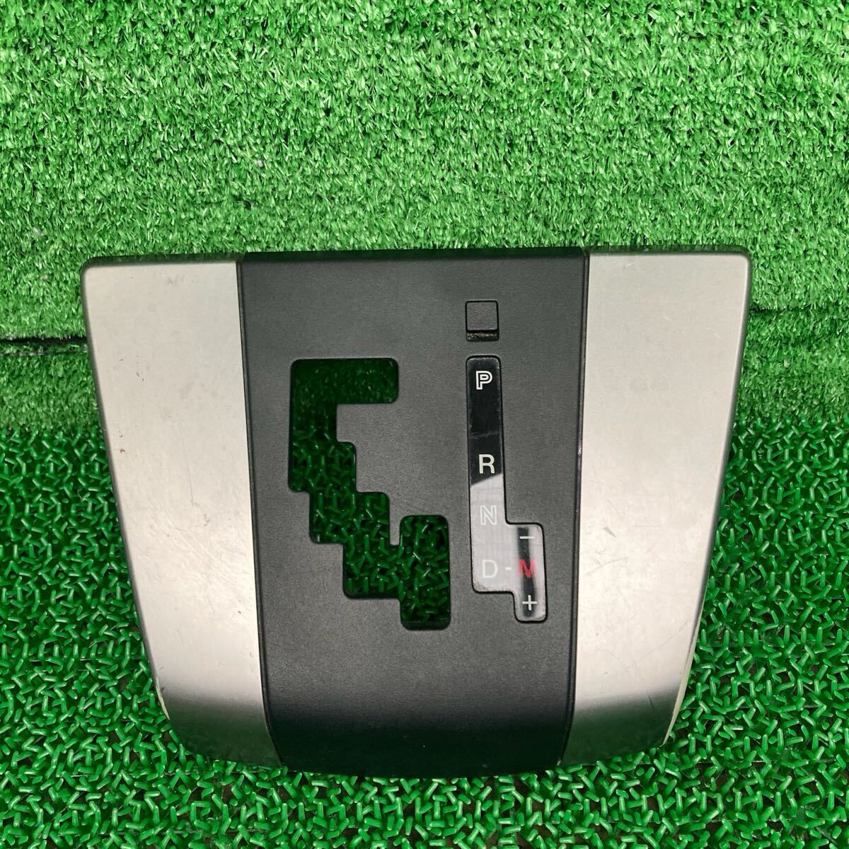 プレマシー (Mazda / マツダ) CREW 純正 シフトパネル(FCREW-FR707-R2B-09)拍卖