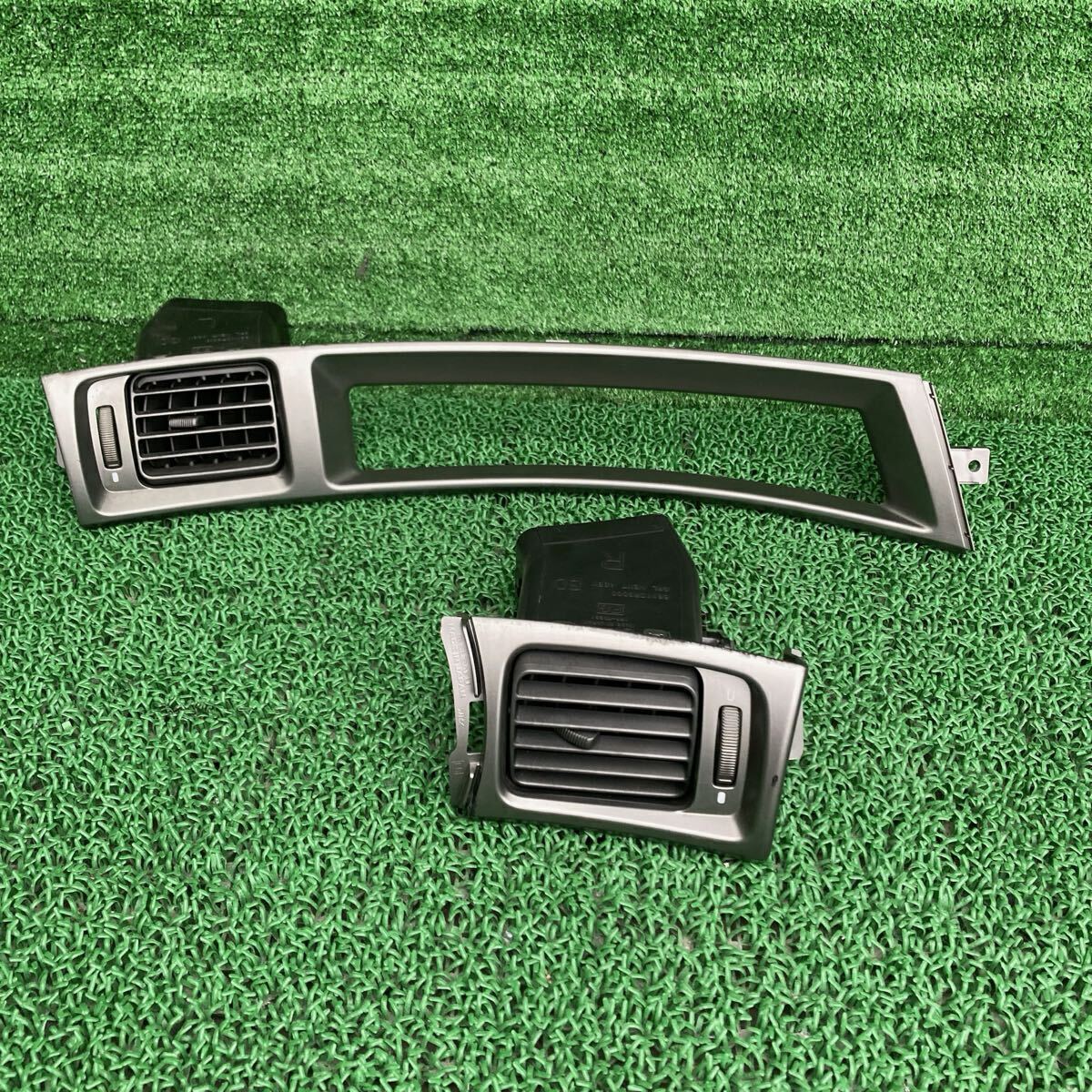 エクシーガ (Subaru / スバル) YA4 純正 センターパネルエアコン吹き出し口 YA5(FYA4-FR707-C3S-10)拍卖