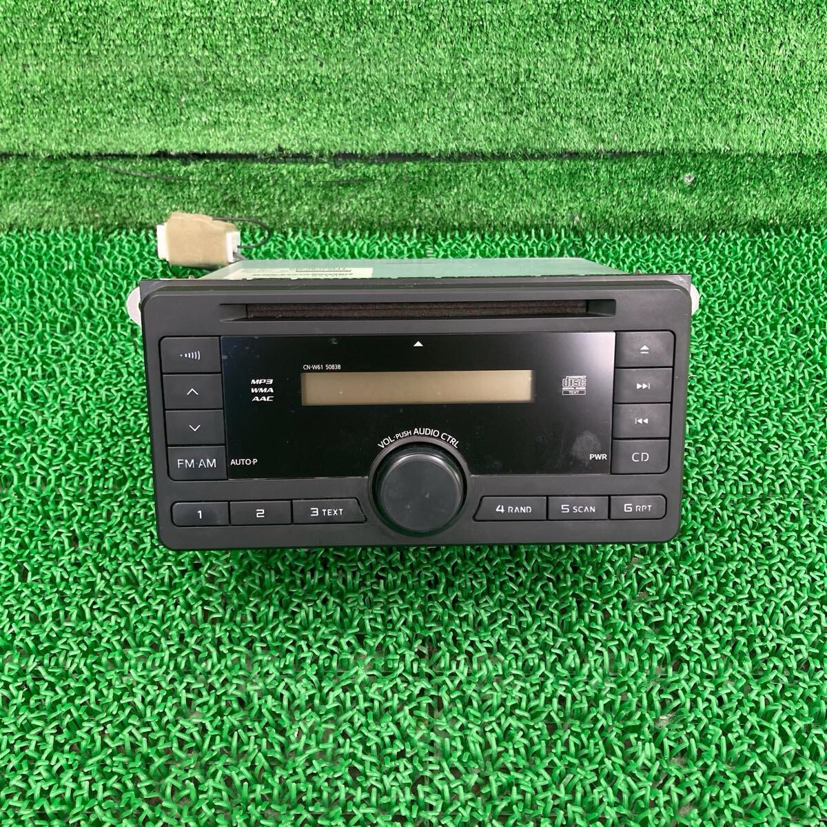 スペイド・ポルテ (Toyota / トヨタ) NCP141 純正 カーオーディオ CDプレーヤー 08600-00K11 CQ-JS01J3JT NSP140(FNCP141-FR709-3P0-03)拍卖