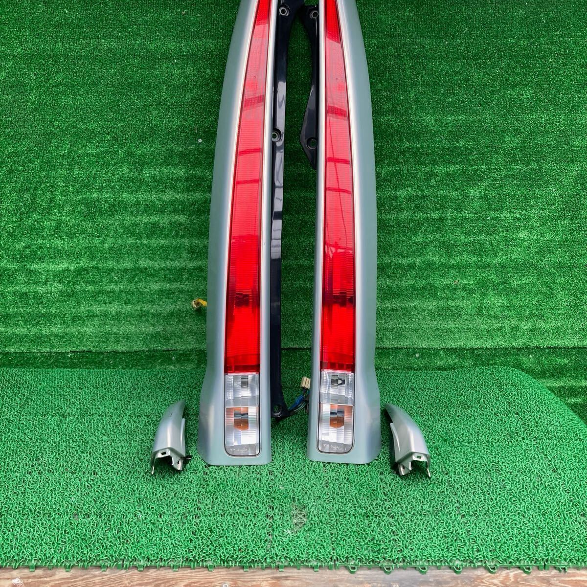 ムーヴ (Daihatsu / ダイハツ) L175S 純正 テールライトテールランプ FL185S(FL175S-R706-T17-03)拍卖