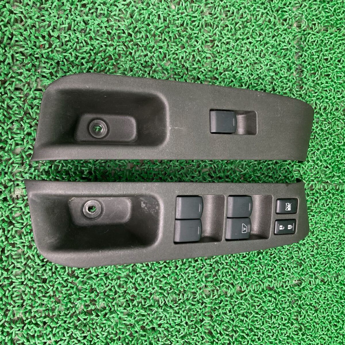 キューブ15X Vセレクション (Nissan / 日産) 301361 純正 パワーウインドウスイッチ NZ12(F301361-R706-NAH-06)拍卖