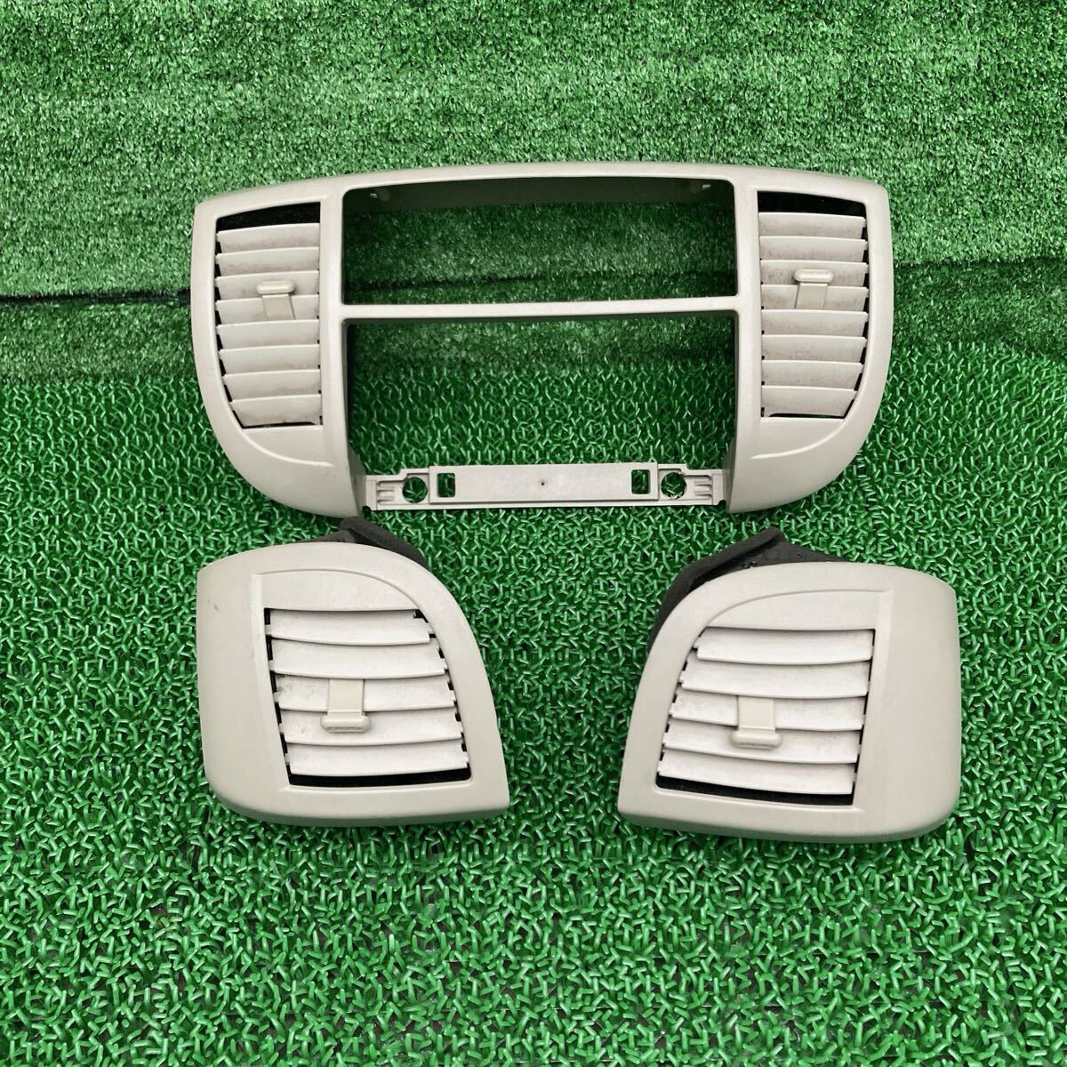 マーチ (Nissan / 日産) AK12 純正 ナビパネル エアコン吹き出し口 AK12 BNK12 YK12(FAK12-FR708-KY0-12)拍卖