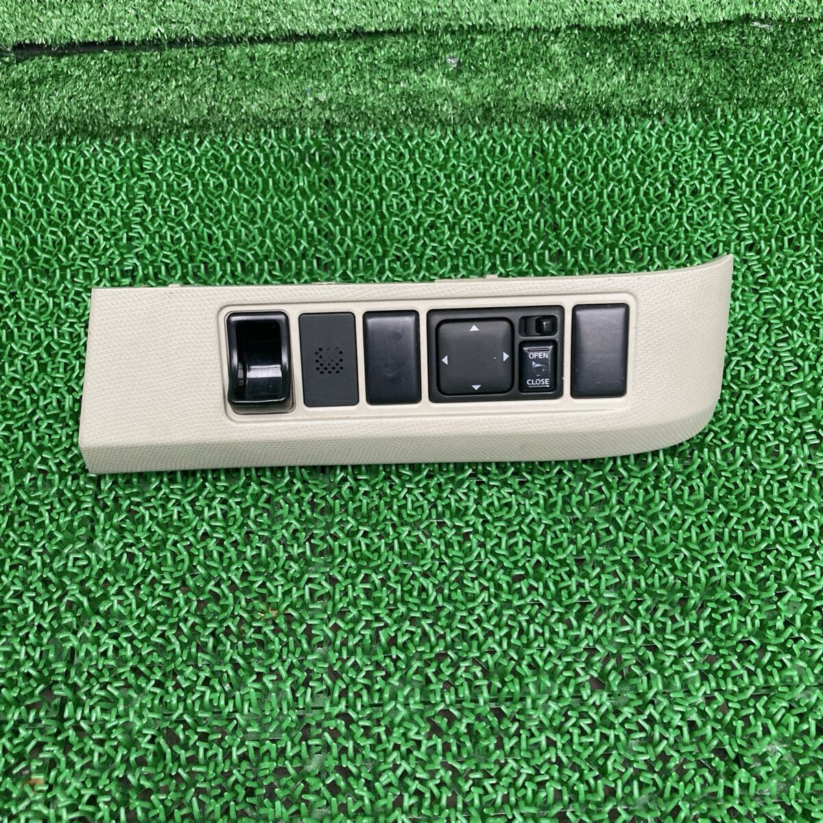 マーチ (Nissan / 日産) AK12 純正 サイドミラードアミラースイッチコントローラー AK12 BNK12 YK12(FAK12-FR708-KY0-10)拍卖