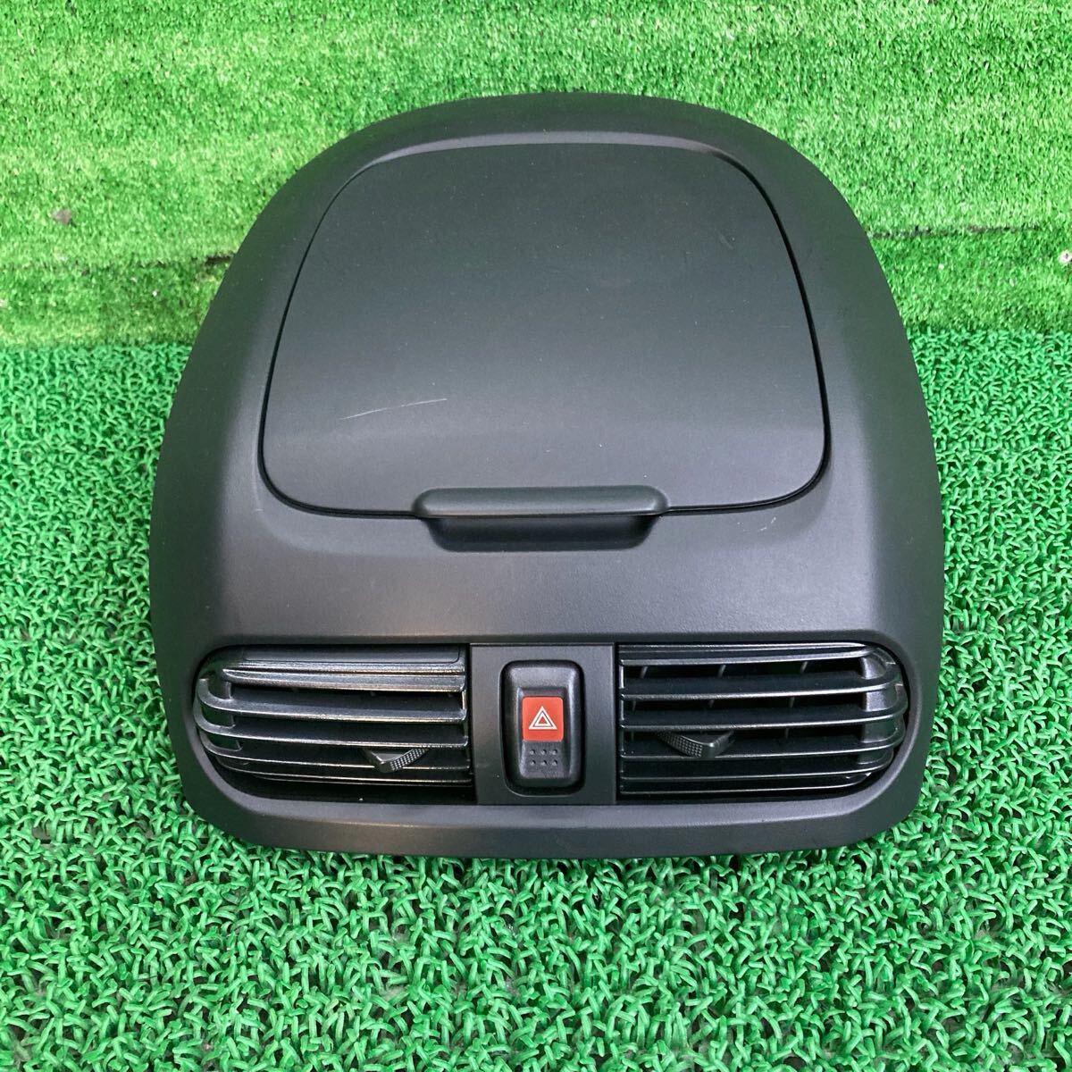 ウイングロード (Nissan / 日産) WFY11 純正 小物入れ エアコン吹き出し口 WFY11 WHNY11 WRY11WHNY11(FWFY11-FR707-KLD-05)拍卖