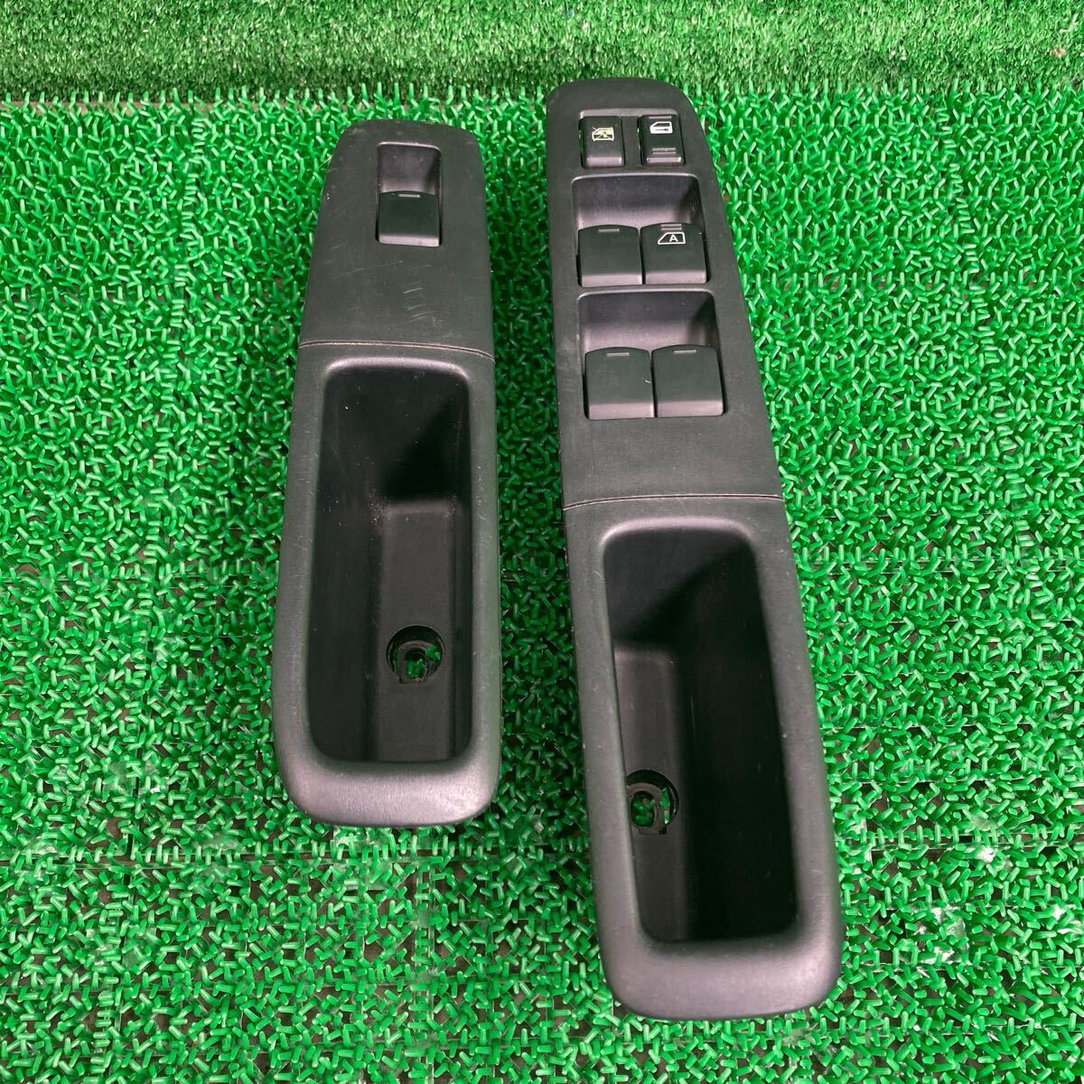 セレナ (Nissan / 日産) C25 純正 パワーウインドウスイッチ CC25 NC25 CNC25(FC25-FR708-KH3-04)拍卖