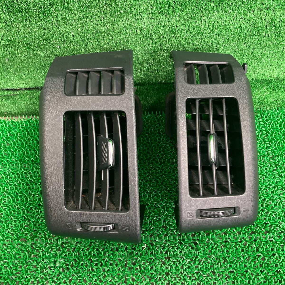 セレナ (Nissan / 日産) C25 純正 エアコン吹き出し口 CC25 NC25 CNC25(FC25-FR708-KH3-05)拍卖