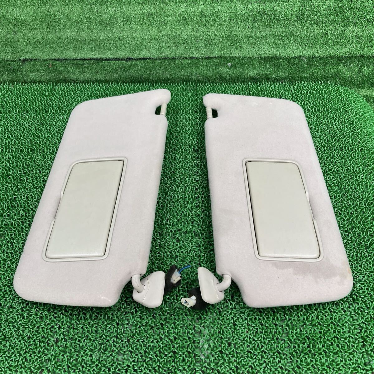 エルグランド (Nissan / 日産) ME51 純正 サンバイザー E51 MNE51 ME51 NE51(FME51-FR708-G30-11)拍卖